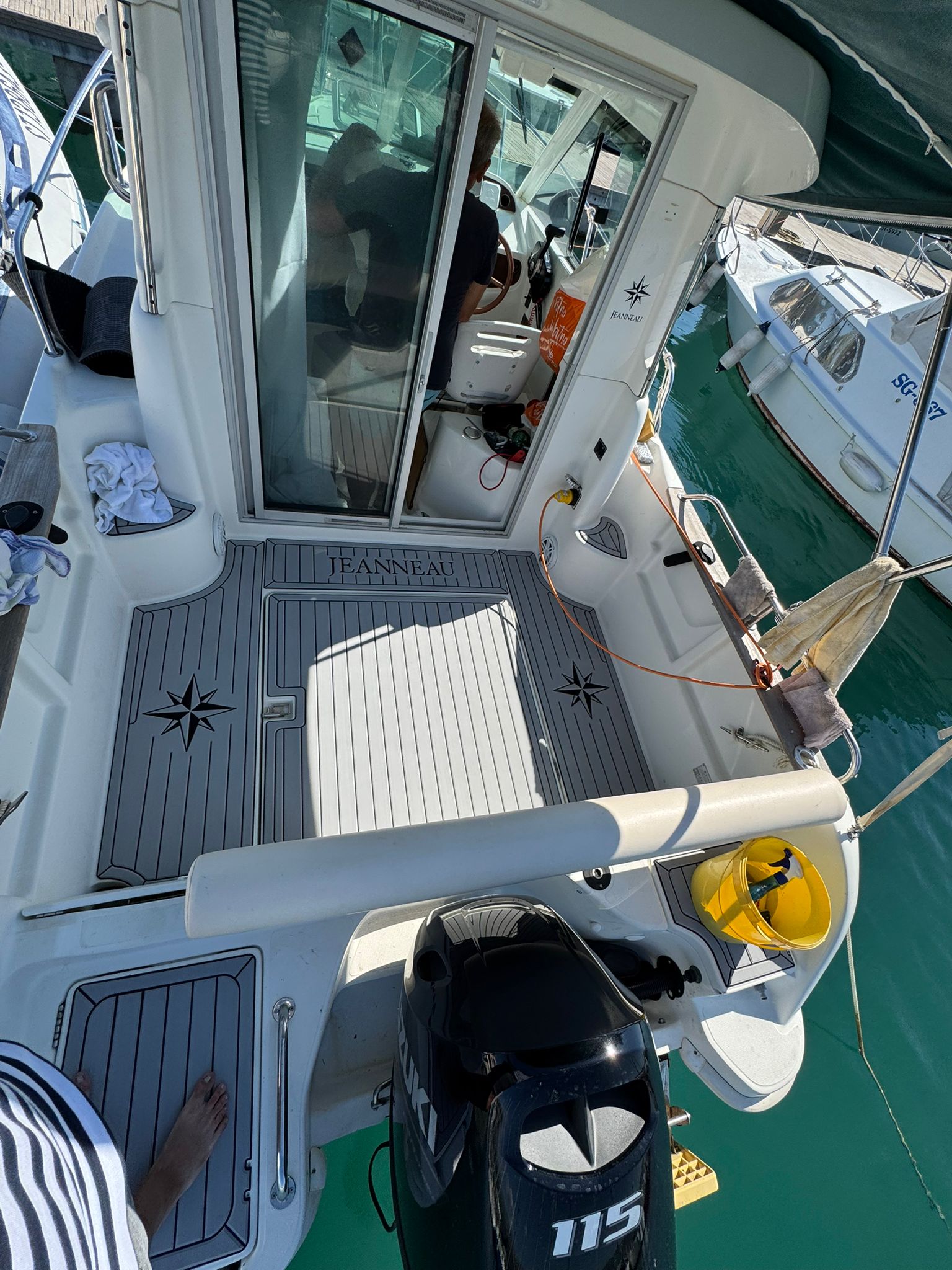 Merry Fisher 625 – detalj palube (2)